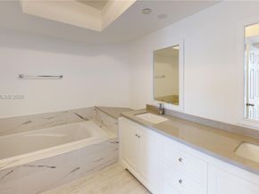 1000 W Island Blvd 1812, Aventura FL 33160