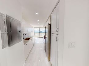 1000 W Island Blvd 1812, Aventura FL 33160