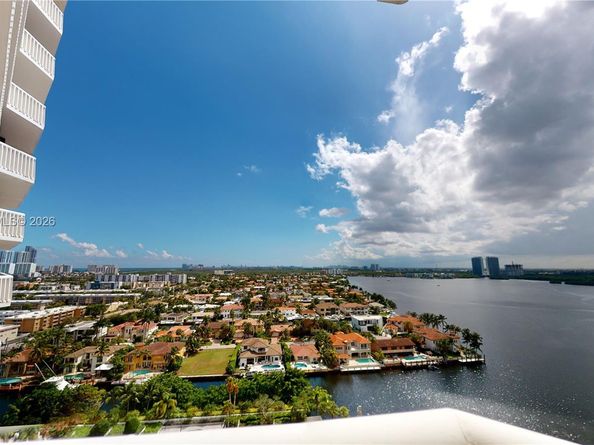 1000 W Island Blvd 1812, Aventura FL 33160