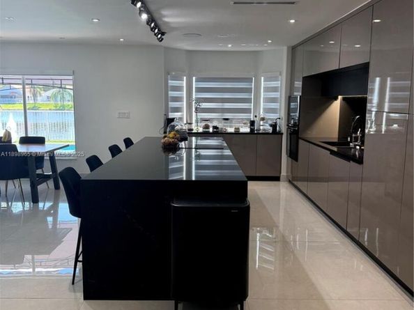 4943 SW 33rd Way, Hollywood FL 33312