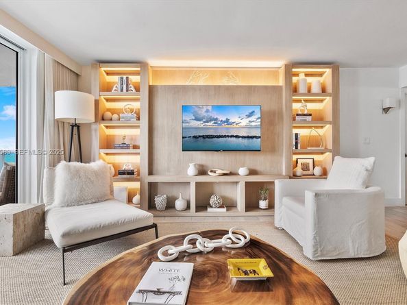 102 24th St 1413, Miami Beach FL 33139