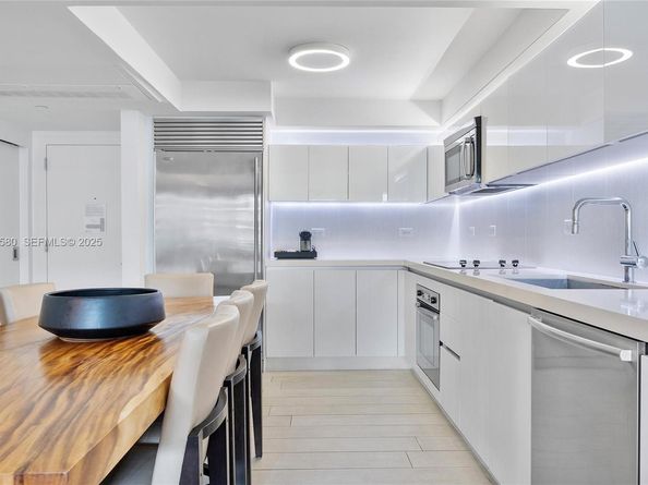 102 24th St 1413, Miami Beach FL 33139