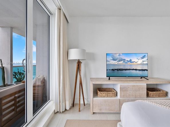 102 24th St 1413, Miami Beach FL 33139