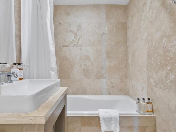 102 24th St 1413, Miami Beach FL 33139