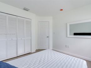 1070 NW 129th Pl, Miami FL 33182
