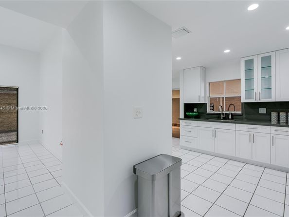 1070 NW 129th Pl, Miami FL 33182