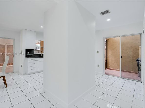 1070 NW 129th Pl, Miami FL 33182