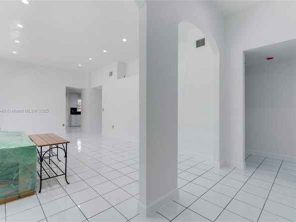 1070 NW 129th Pl, Miami FL 33182