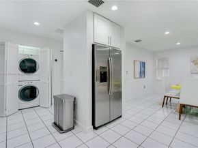 1070 NW 129th Pl, Miami FL 33182