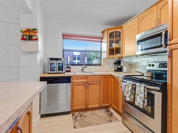 Undisclosed Address #A11828640, Pembroke Pines FL 33024