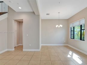 11353 SW 13th St, Pembroke Pines FL 33025