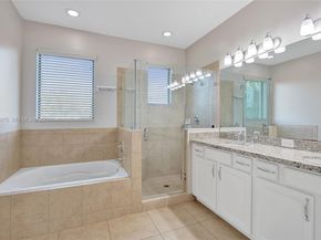 11353 SW 13th St, Pembroke Pines FL 33025