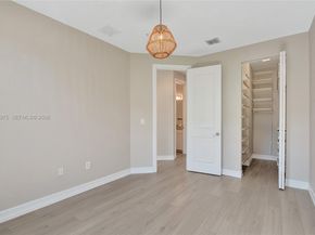 11353 SW 13th St, Pembroke Pines FL 33025