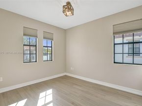 11353 SW 13th St, Pembroke Pines FL 33025