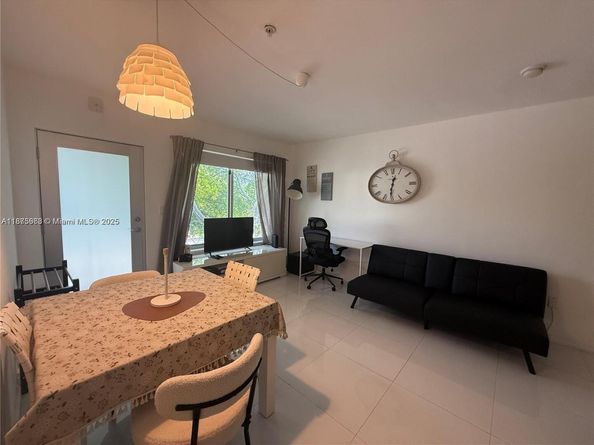 801 15th St 202, Miami Beach FL 33139