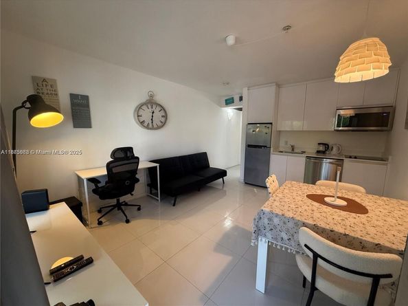 801 15th St 202, Miami Beach FL 33139