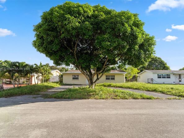 7820 Orleans St, Miramar FL 33023