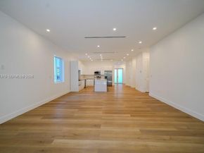 112 NW 24th Ct, Miami FL 33125