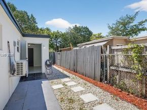 1010 NE 138th St, North Miami FL 33161