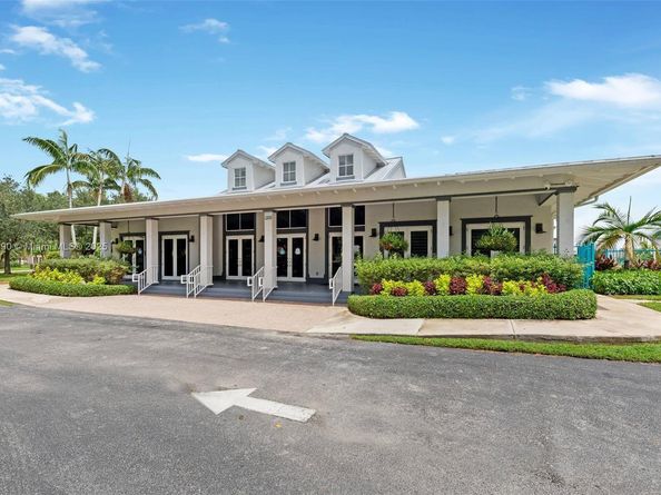 1640 NE 37th Ave, Homestead FL 33033