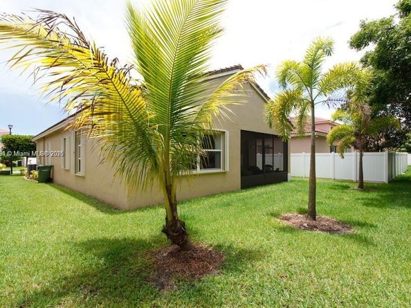 1640 NE 37th Ave, Homestead FL 33033
