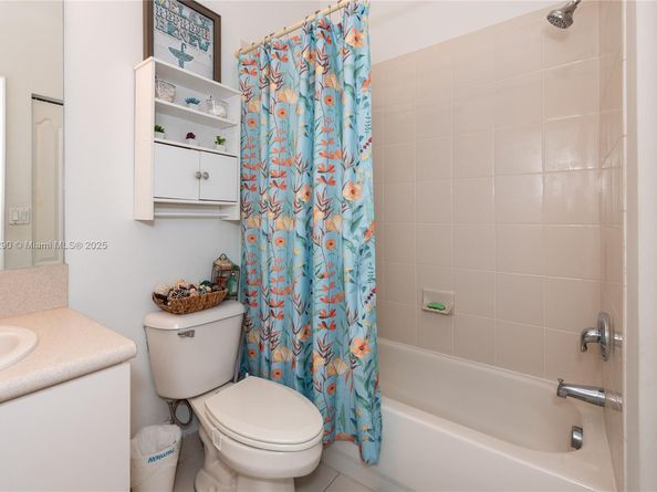 1640 NE 37th Ave, Homestead FL 33033