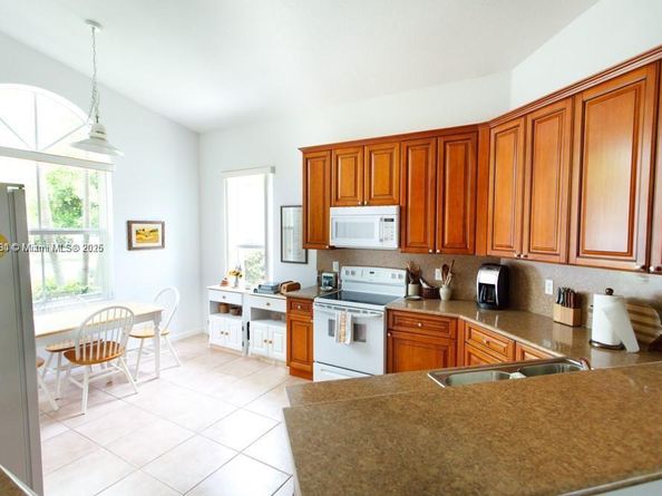 1640 NE 37th Ave, Homestead FL 33033