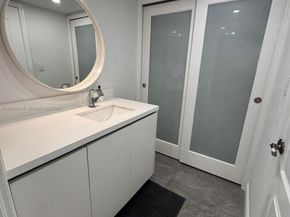 2301 Collins Ave 427, Miami Beach FL 33139