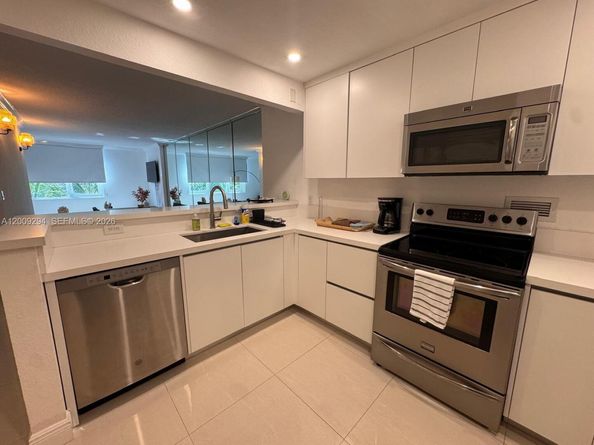 2301 Collins Ave 427, Miami Beach FL 33139