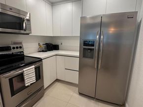 2301 Collins Ave 427, Miami Beach FL 33139