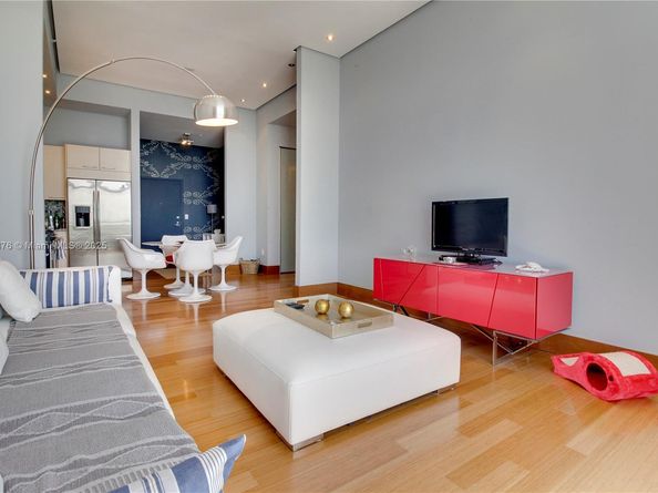 2001 Meridian Ave PH21, Miami Beach FL 33139