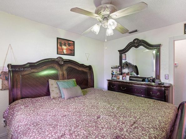 665 NW 19th St, Pompano Beach FL 33060