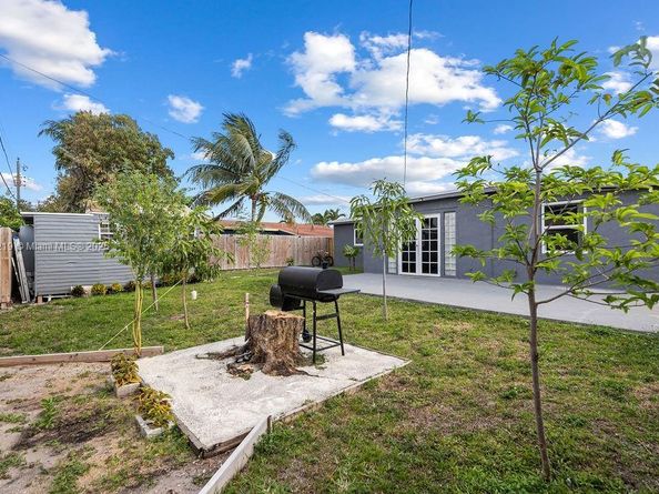 665 NW 19th St, Pompano Beach FL 33060