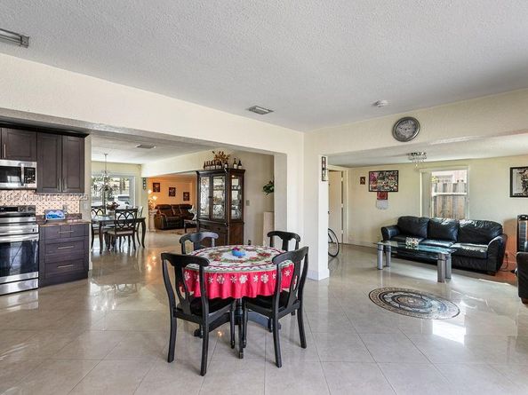 665 NW 19th St, Pompano Beach FL 33060