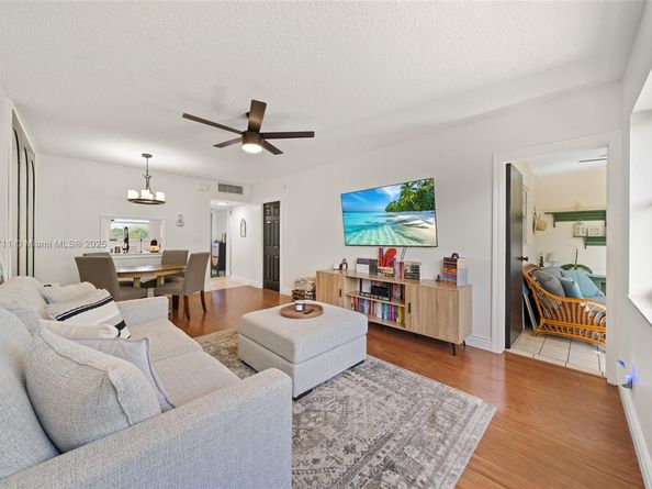 3530 NW 52nd Ave 606, Lauderdale Lakes FL 33319