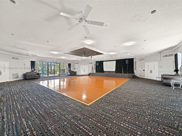 3530 NW 52nd Ave 606, Lauderdale Lakes FL 33319