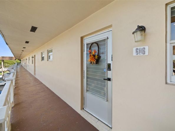 3530 NW 52nd Ave 606, Lauderdale Lakes FL 33319