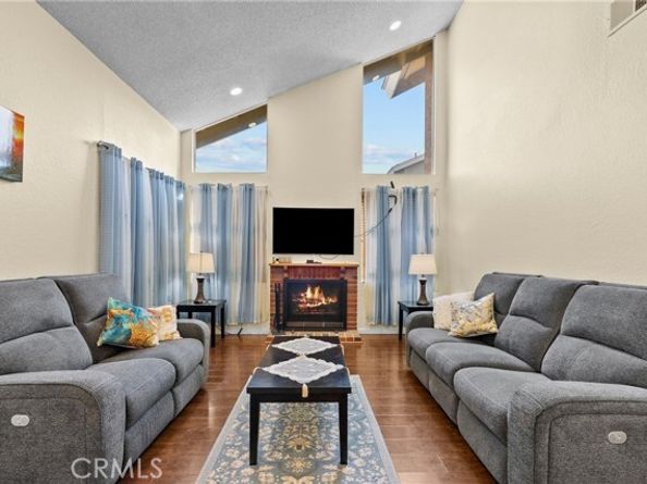 10059 Hillview Ave, Chatsworth (los Angeles) CA 91311