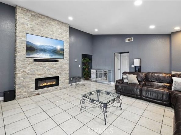 647 Muir Avenue, Pomona CA 91766