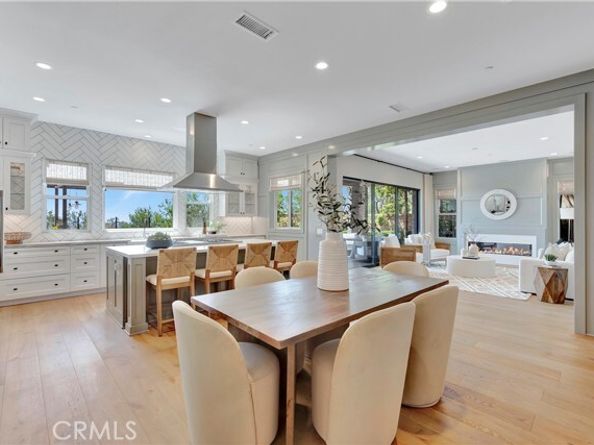 17 Ponte, Lake Forest (el Toro) CA 92630