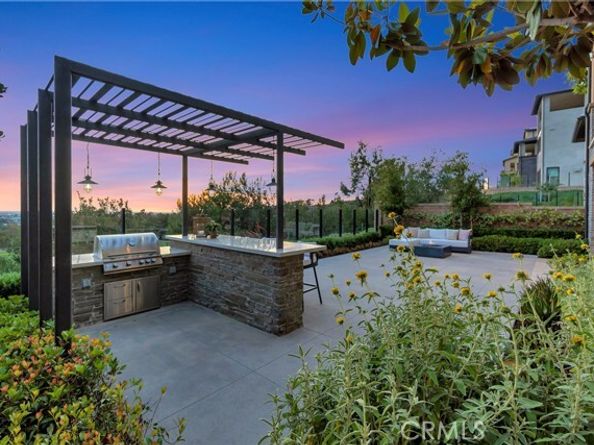 17 Ponte, Lake Forest (el Toro) CA 92630
