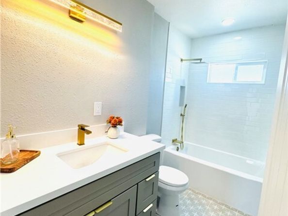 9231 La Salle Avenue, Los Angeles CA 90047