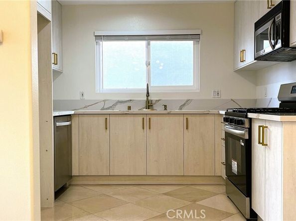 10357 Commerce Avenue 7, Tujunga (los Angeles) CA 91042