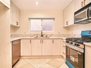 10357 Commerce Avenue 7, Tujunga (los Angeles) CA 91042