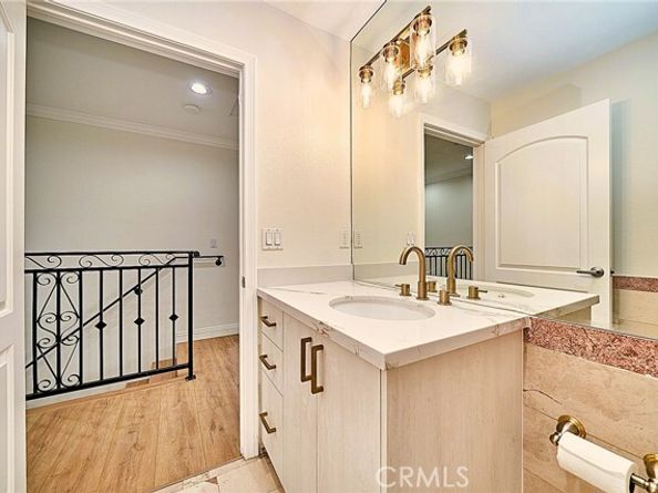 10357 Commerce Avenue 7, Tujunga (los Angeles) CA 91042