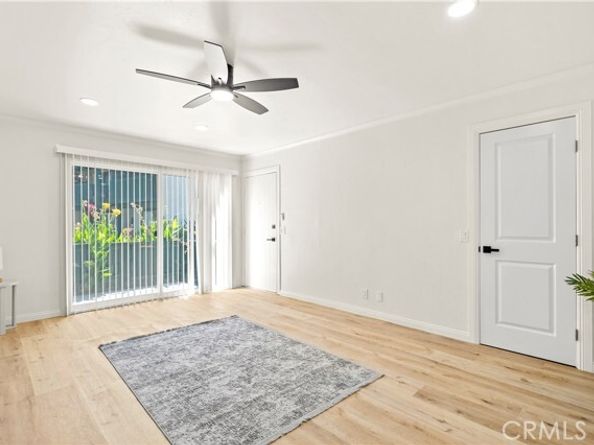 23214 Orange Avenue 7, Lake Forest (el Toro) CA 92630