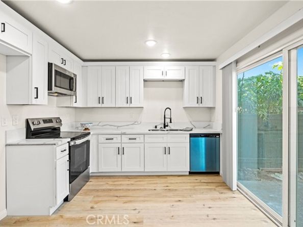 23214 Orange Avenue 7, Lake Forest (el Toro) CA 92630