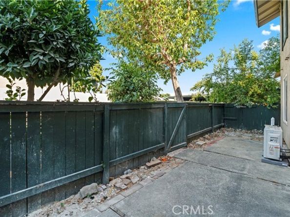 23214 Orange Avenue 7, Lake Forest (el Toro) CA 92630