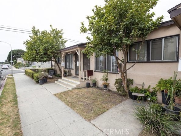 705 McDonald Avenue, Wilmington (los Angeles) CA 90744