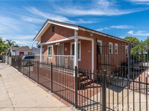 4255 Menlo, Los Angeles CA 90037